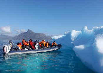 Πώς η Γροιλανδία έγινε «κρίσιμη πρώτη γραμμή» – Οι νέες ναυτιλιακές οδοί που «άνοιξαν» οι πάγοι