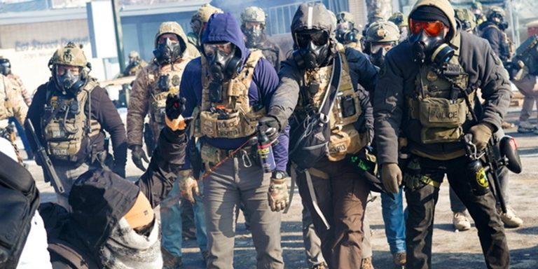 Κουκουλοφόροι του ICE: Και με δικαστική βούλα νόμιμες οι μάσκες που φορούν