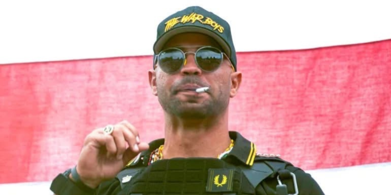 Ακροδεξιοί και συνωμοσιολόγοι στις τάξεις του ICE (βίντεο)