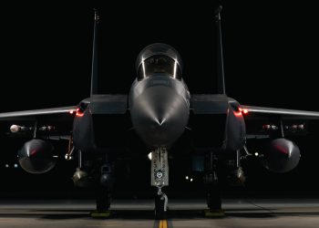 Oι ΗΠΑ εξαπέλυσαν αεροπορικές επιδρομές κατά του ISIS στη Συρία (βίντεο)