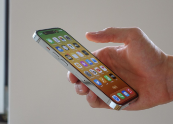 Στα ακριβά smartphones στρέφονται οι καταναλωτές παγκοσμίως