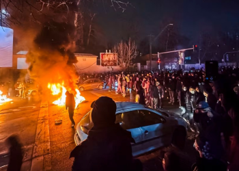 Iran International: Η φωνή των Ιρανών για τις μαζικές διαδηλώσεις μέσα από το σκοτάδι της λογοκρισίας