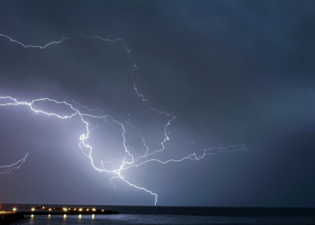 Νέο έκτακτο δελτίο ΕΜΥ: Έρχεται σφοδρό κύμα κακοκαιρίας – Στο «κόκκινο» 7 περιοχές (βίντεο)