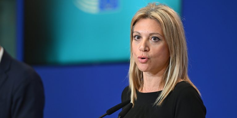 Μάρια Καρυστιανού: Επίθεση σε κυβέρνηση και αντιπολίτευση – Πριν το καλοκαίρι το κόμμα της
