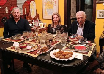 Στο επιτελείο Καρυστιανού πρώην πρύτανης με σχέσεις με ναζιστική οργάνωση και παρακράτος