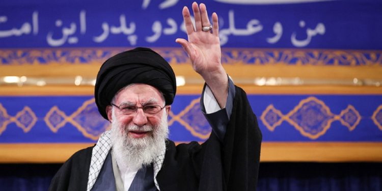 Το Ιράν προειδοποιεί: Αν οι ΗΠΑ επιτεθούν, οι βάσεις τους στη Μέση Ανατολή θα χτυπηθούν