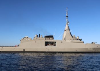 Φρεγάτα «Κίμων»: «Γαλάζια φιέστα» στην υποδοχή (live)