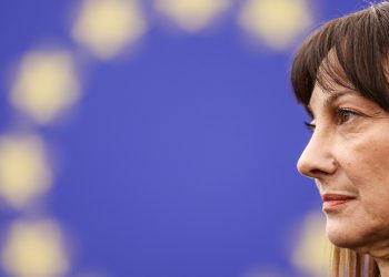 Το γραφείο της Κουντουρά απαντά στα περί επαφών με Καρυστιανού μέσω του nonpapers.gr