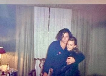 Η Κάιλι Μινόγκ τιμά τον Μάικλ Χάτσενς στα γενέθλιά του