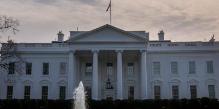 Συνάντηση στον Λευκό Οίκο με στόχο την αποκλιμάκωση της κρίσης γύρω από τη Γροιλανδία