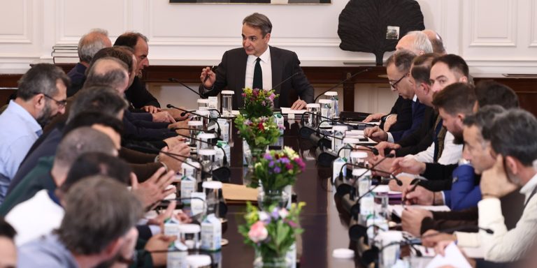Με το βλέμμα στραμμένο στην Πανελλαδική των αγροτών το Μαξίμου