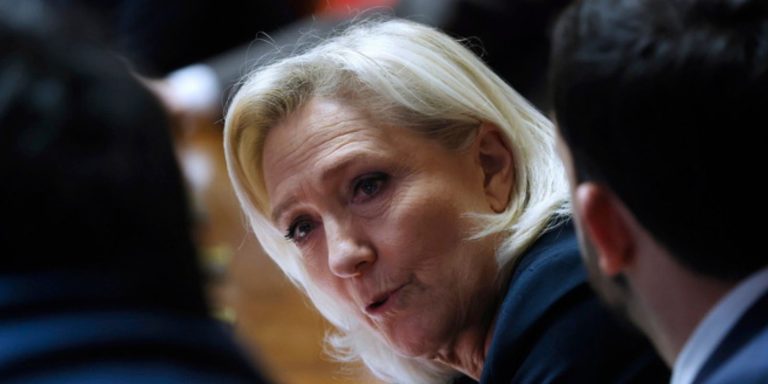 Η Μαρίν Λεπέν παίζει το προεδρικό μέλλον της – Στο εδώλιο για το σκάνδαλο υπεξαίρεσης