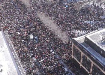 ΗΠΑ: Μαζικές διαδηλώσεις στη Μινεάπολη ενάντια στην ICE παρά το πολικό ψύχος (βίντεο)