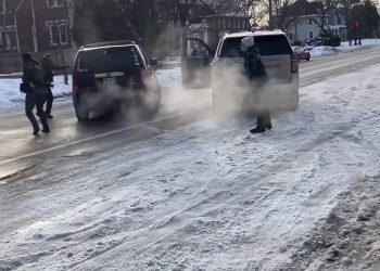 Μινεάπολη: Ο Δήμαρχος καλεί την ICE να πάει «στο διάολο» μετά τη δολοφονία γυναίκας (βίντεο)