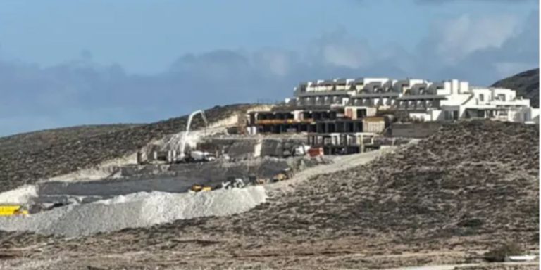 Μήλος: Οικολογικό έγκλημα καταγγέλλει ο δήμαρχος