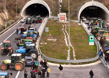 Mπλόκα: 48ωρο «μπλακάουτ» στη χώρα – Ποιοι δρόμοι κλείνουν και πότε (βίντεο)