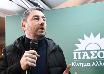 Ανδρουλάκης σε Μητσοτάκη: Αδιανόητο να στηρίζετε το δίκαιο του ισχυρού