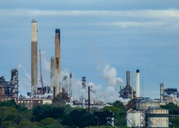 Politico: Τα σχέδια των κολοσσών για το πετρέλαιο στη Βενεζουέλα