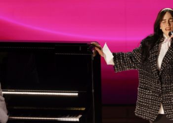 Η Billie Eilish βαπτίζει την ICE, «Ομοσπονδιακή τρομοκρατία»