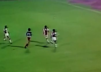 Όταν ο Ολυμπιακός απέκλεισε τον Άγιαξ από το Κύπελλο Πρωταθλητριών (Βίντεο)