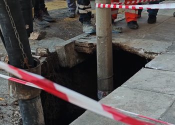 Παγκράτι: Άνοιξε… τρύπα στο έδαφος κοντά σε έργα του μετρό