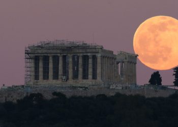 Το «Φεγγάρι του Λύκου»: Πότε είναι η πρώτη Πανσέληνος της χρονιάς