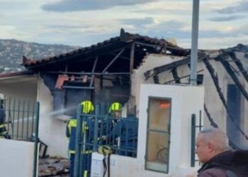 Ραφήνα: Νεκρός σε φωτιά σε μονοκατοικία