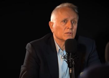 Ραγκούσης κατακεραυνώνει Καρυστιανού: «Δεν είναι όλοι οι πολιτικοί ίδιοι» (βίντεο)