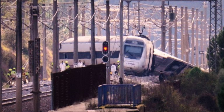 Ισπανία: 20 εκατ. ευρώ αποζημίωση στις οικογένειες των θυμάτων της σιδηροδρομικής τραγωδίας