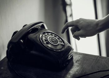 Πρωτοχρονιά 1993: Η τελευταία αναλογική ευχή πριν όλα γίνουν ψηφιακά