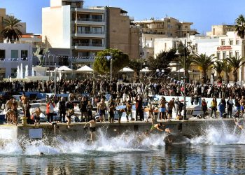 Θεοφάνια 2026: Αλλαγές στην κυκλοφορία σε Αθήνα και Πειραιά – Οι ρυθμίσεις και τα δρομολόγια των ΜΜΜ