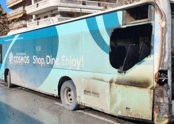 Θεσσαλονίκη: Φωτιά σε αστικό λεωφορείο εν ώρα δρομολογίου (βίντεο)