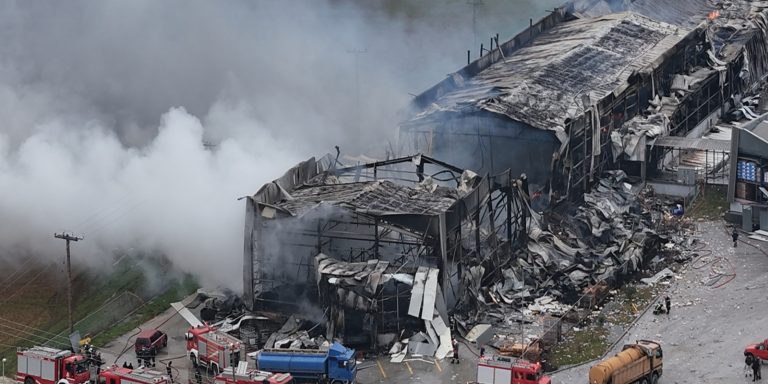 Συγκλονιστική μαρτυρία εργάτριας που σώθηκε στη «Βιολάντα»: Δύο ήρωες έσωσαν τρεις γυναίκες! (βίντεο)