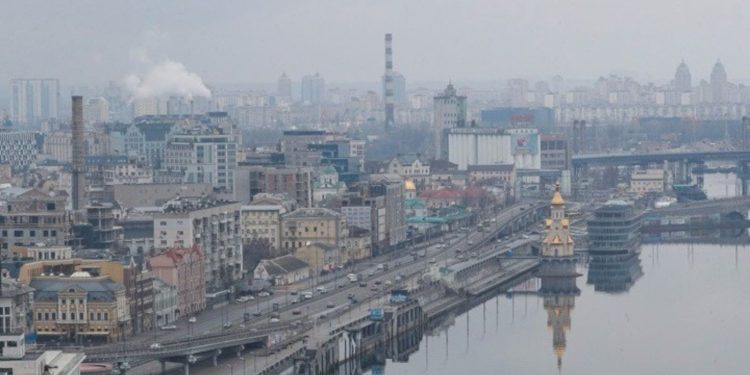 Ρωσία: Μπαράζ επιθέσεων με νεκρούς στο Κίεβο – Φόβοι για χρήση πυραύλου Oreshnik στην Λβιβ