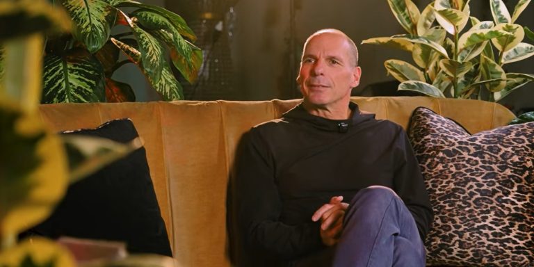 Ο Βαρουφάκης απαντά στην εισαγγελία: «Η κλήση μου πλήττει τη Δικαιοσύνη»