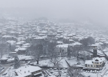 Καιρός: Έρχεται «πολική φωτοβολίδα» – Θα χιονίσει στην Αττική;