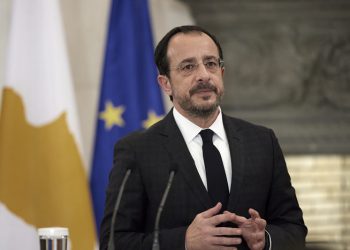 Περίεργο δημοσίευμα εμπλέκει τον κύπριο πρόεδρο σε παράνομες χρηματοδοτήσεις (βίντεο)