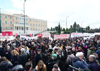 Τρία χρόνια από τα Τέμπη: Στους δρόμους η χώρα για μνήμη, δικαιοσύνη και ασφαλείς μεταφορές