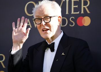 Ο Τζον Λίθγκοου θεωρεί «ειρωνική και ανεξήγητη» την τρανσοφοβία της ΤΖ. Κ. Ρόουλινγκ