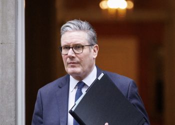 Βρετανία: Μαζί με τον Μάντελσον φεύγει και ο Στάρμερ