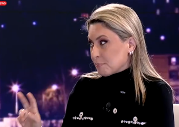 «Ο τζάμπας πέθανε»: Αντιδράσεις για την ατάκα της Αλεξοπούλου που έκανε τον Χατζή να σταυροκοπιέται (βίντεο)