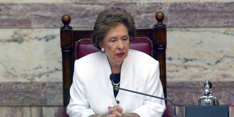 Έφυγε από τη ζωή η Άννα Μπενάκη Ψαρούδα – Ήταν η πρώτη γυναίκα Πρόεδρος της Βουλής