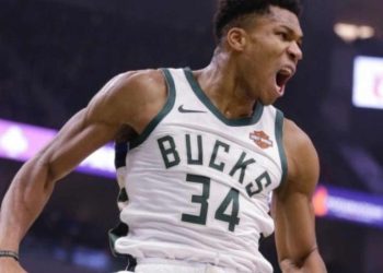 Ο Αντετοκούνμπο μένει στους Μπακς: Το show συνεχίζεται υπόσχεται