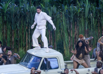 Super Bowl: Το ποσό που πήραν οι… «θάμνοι» του halftime show (βίντεο)