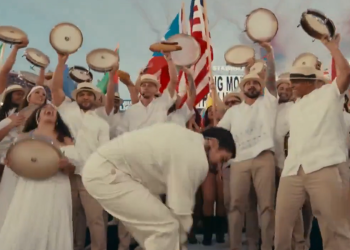 Super Bowl 2026: Το half time show των Bad Bunny, Lady Gaga και Ricky Martin που έκανε έξαλλο τον Τραμπ (βίντεο)