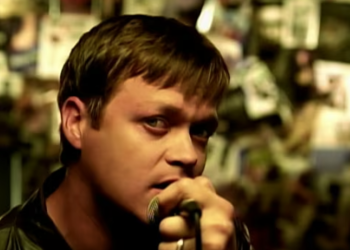 Έφυγε από τη ζωή ο τραγουδιστής των 3 Doors Down Μπραντ Άρνολντ