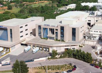 Κρυονέρι: Διαρροή προπανίου στη φαρμακοβιομηχανία DEMΟ και διαδοχικές εκκενώσεις