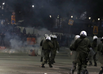 Επεισόδια στο ΑΠΘ: Ελεύθεροι οι 313 προσαχθέντες – Εξηγήσεις ζητά το Υπουργείο Παιδείας (βίντεο)