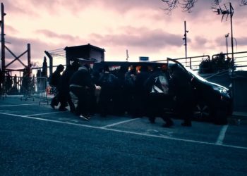 Η διαφήμιση της ΙΟΝ BREAK που αποσύρθηκε λόγω σκηνών «βίας» (βίντεο)