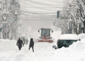 Σφοδρή χιονοθύελλα πλήττει την Ιαπωνία – Τουλάχιστον 30 νεκροί (φώτο, βίντεο)